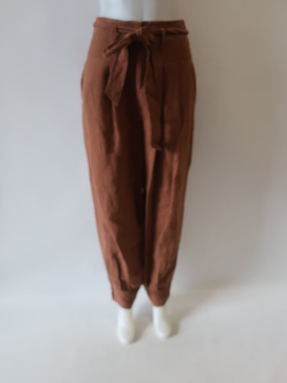 Womens Ronny Kobo Brown (Item- 43) Belted Pleated Tapered Cropped Linen Pants S - Picture 8 of 12